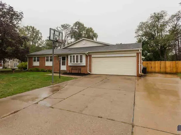 7445 Nottingham Dr, Lambertville, MI 48144
