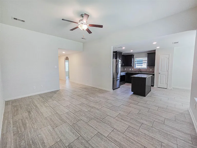 332 Lone Mountain Dr — Photo 6