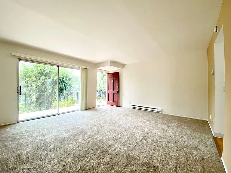 Normandy Park Apartments — Photo 11