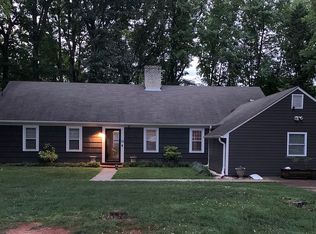 4 Coventry Pl, Greensboro, NC 27455