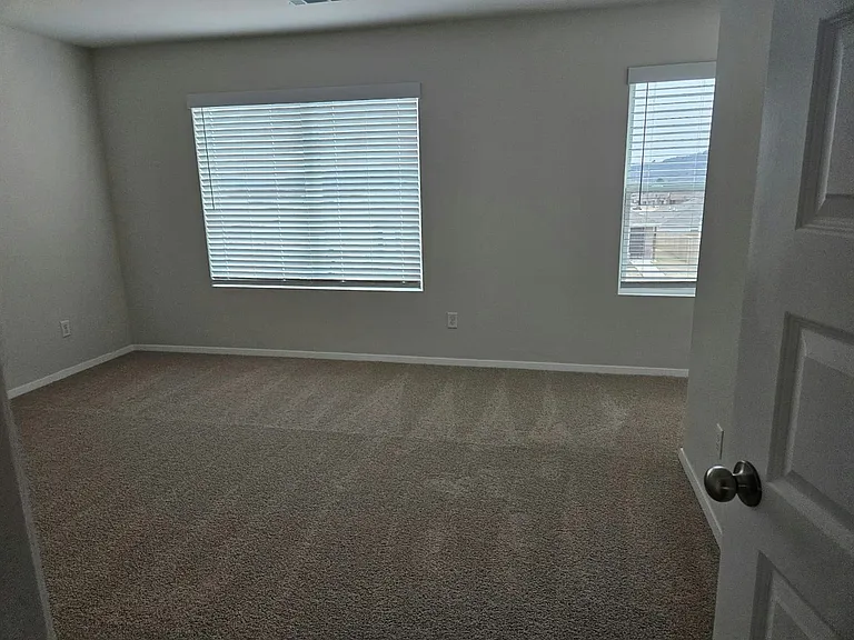 2417 E War Eagle St — Photo 12