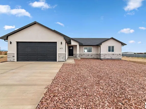 611 E Fredonia Dr, Pueblo West, CO 81007