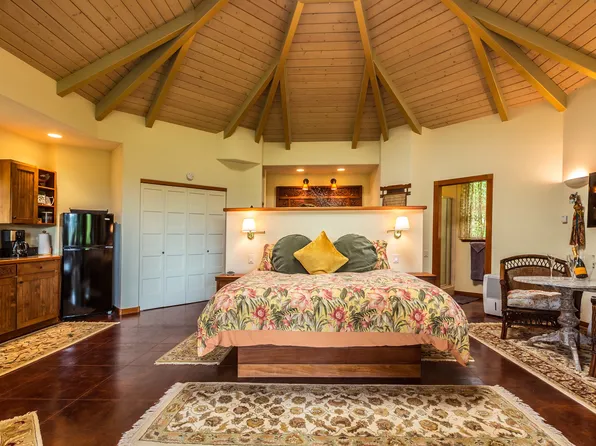 (undisclosed Address), Makawao, HI 96768