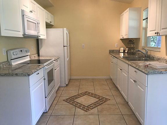 2nd image of 10313 Madison Park Ct