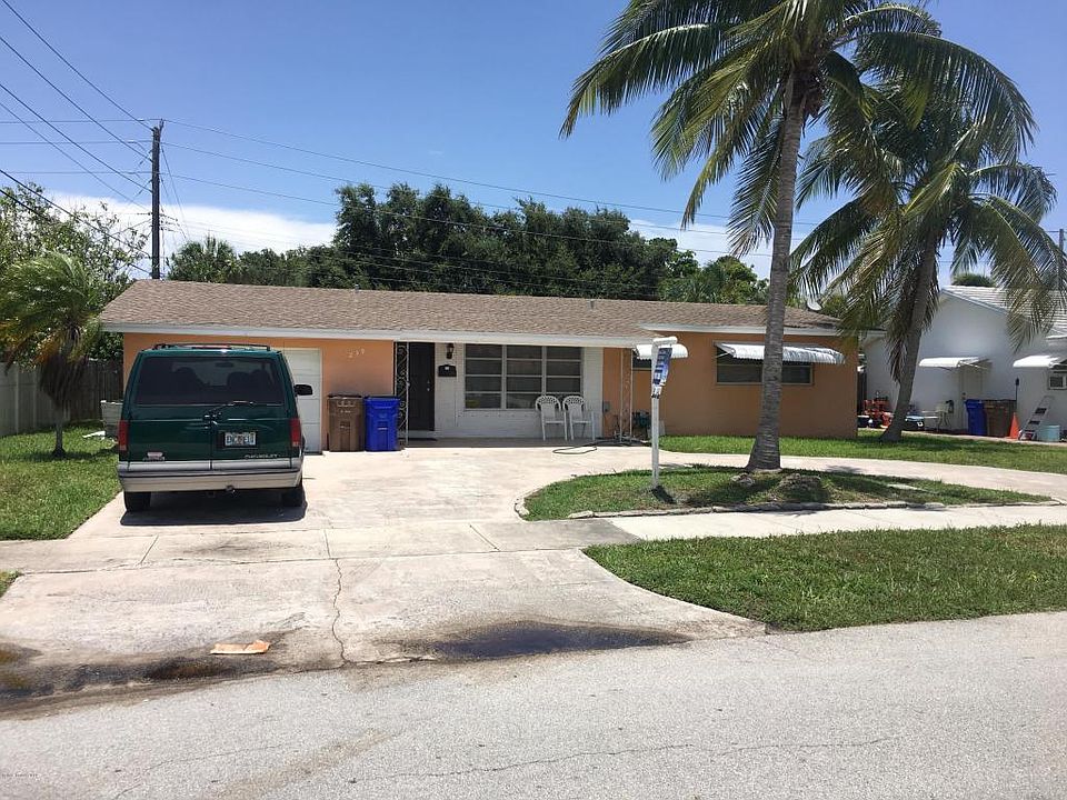 1st image of 219 SE 11th St