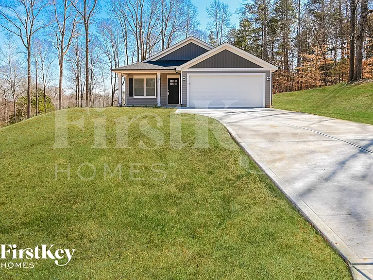614 Forest Ridge Rd — Photo 1