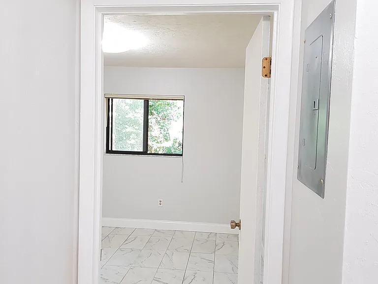 522 SE 30th St — Photo 7