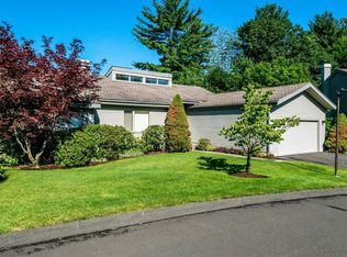 4 Farmstead Ln, Avon, CT 06001