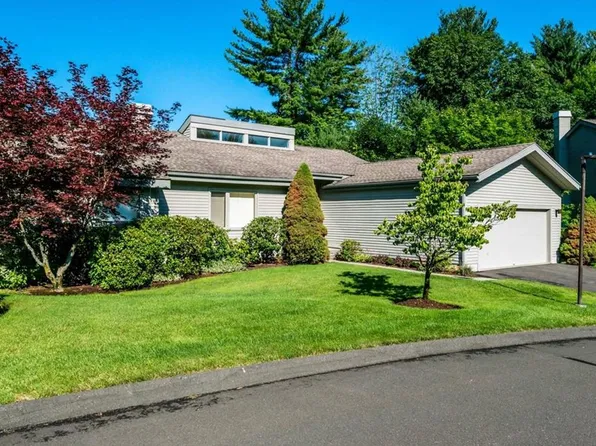 4 Farmstead Ln, Avon, CT 06001