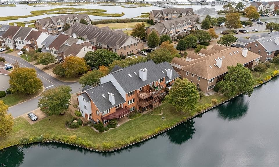 1st image of 302 Mainsail Dr Unit 15