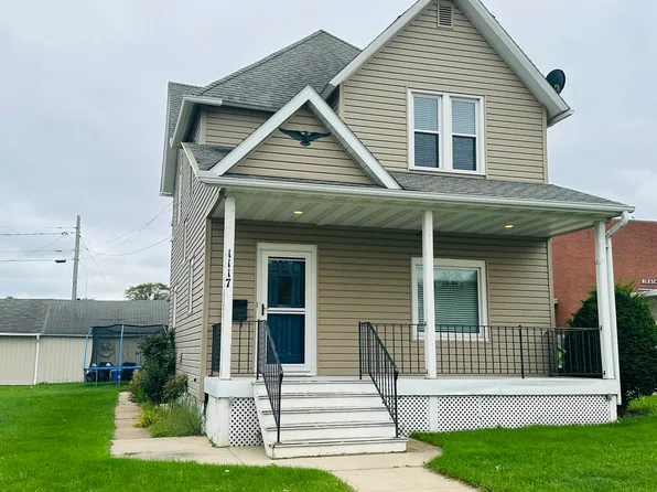 1117 14th Ave, Menominee, MI 49858