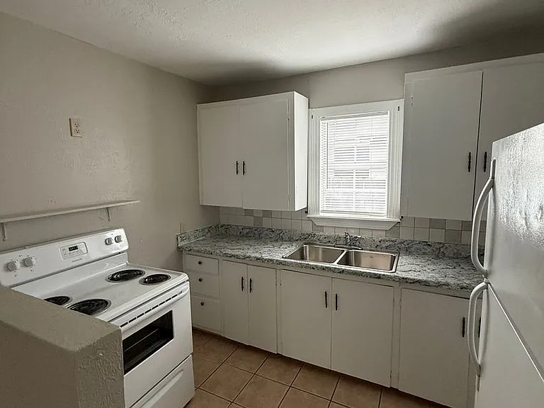 1014 N Bradley St #1 — Photo 7