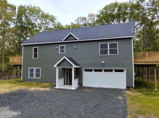 166 Seneca Dr, Milford, PA