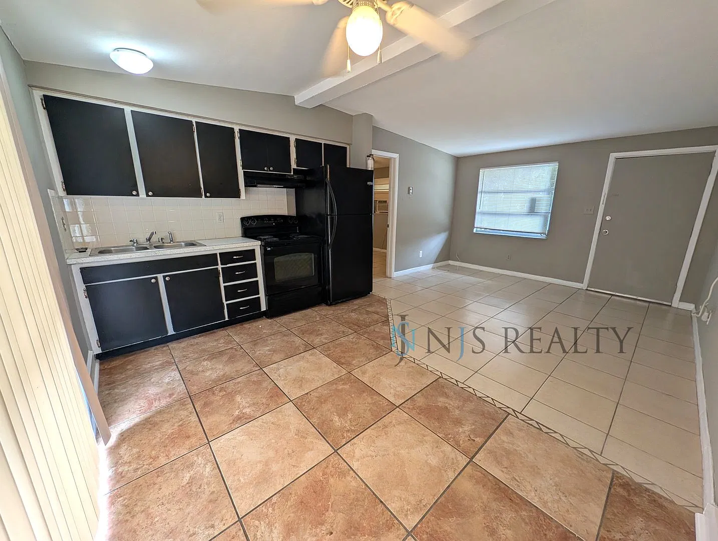7327-7329 Buchanan — Photo 4