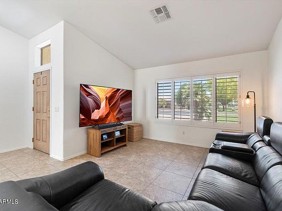 5th image of 25302 W ILLINI Street