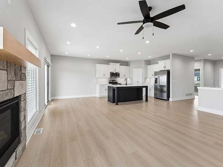 Vistancia Townhomes — Photo 9