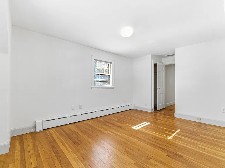 48 Acacia Ave — Photo 22