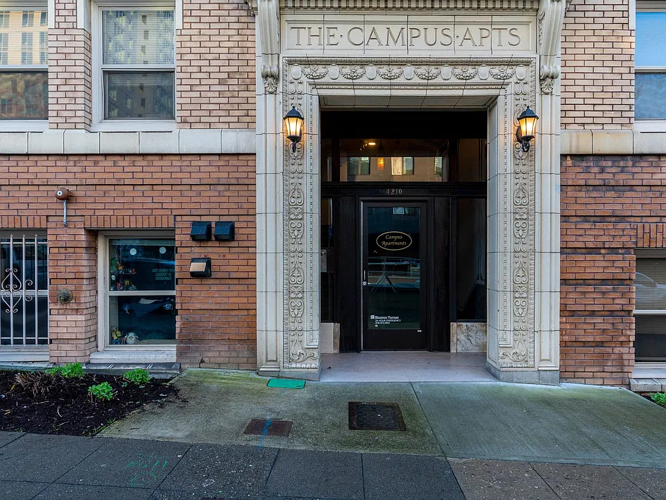 Campus Apartments 6 Weeks Free | Spacious Studio In Heart of the U District