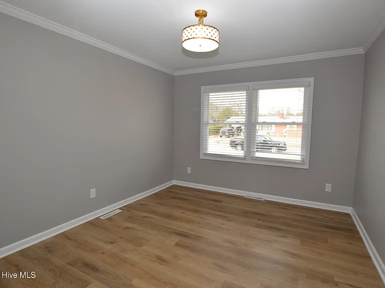 1008 Schall Pl — Photo 16