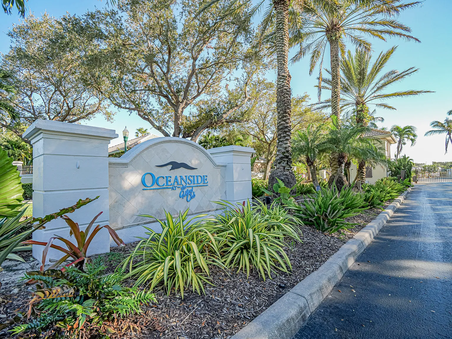 2 bed, 1713 sqft, $9,000 — Photo 2