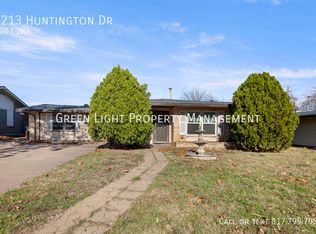 2213 Huntington Dr, Arlington, TX 76010