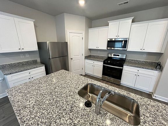 4th image of 2335 Alberto Dr