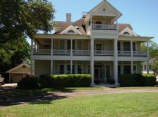404 Coke St, Yoakum, TX 77995