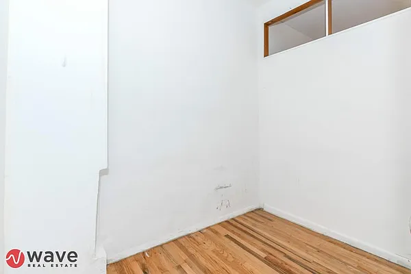 Rented by Wave Real Estate Group | media 53