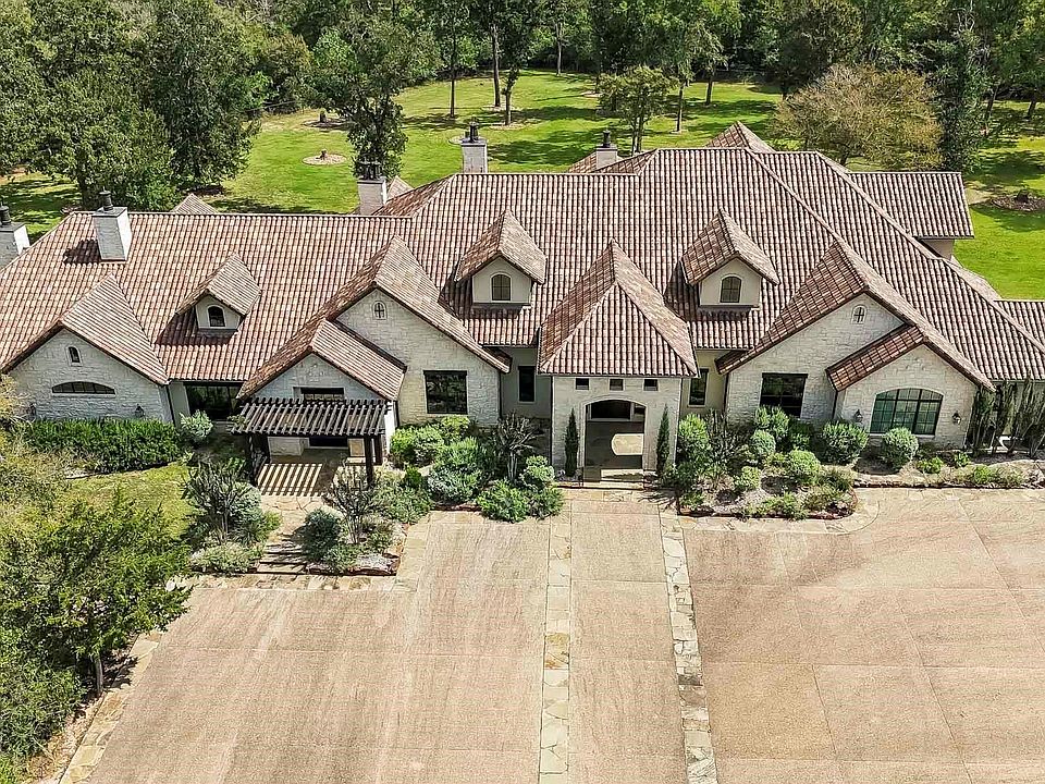 1st image of 40693 Center Hill Rd