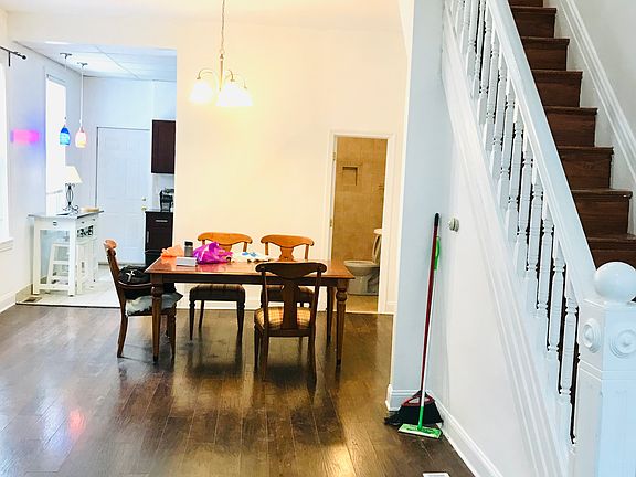 4th image of 812 S 19th St #Townhouse