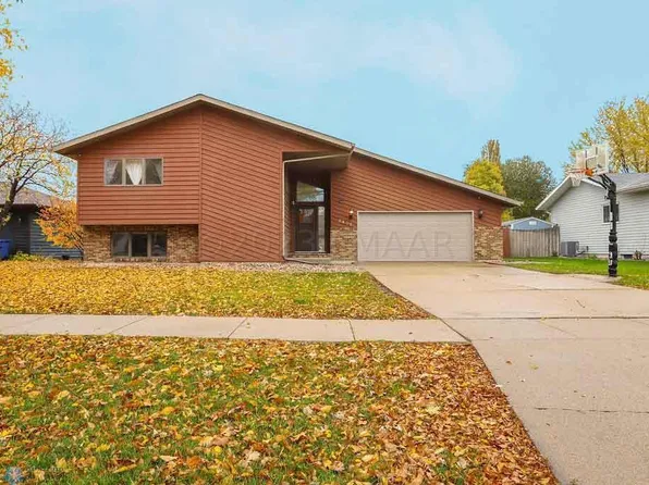 3402 22nd St S, Fargo, ND 58104