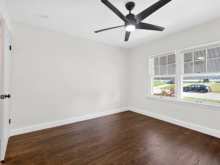 8033 Busiek Ave — Photo 17
