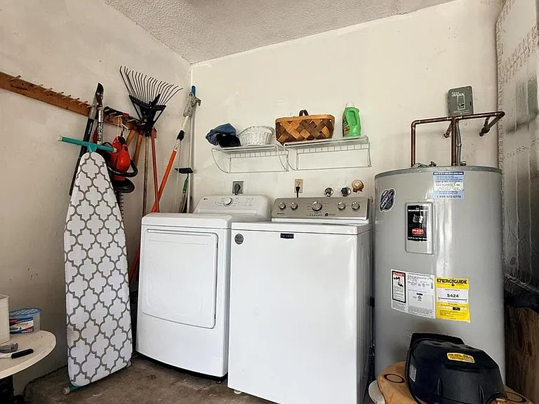 3509 NW 26th Ct — Photo 39