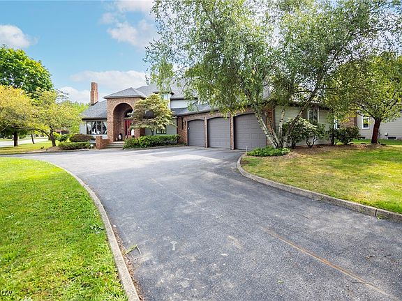 3rd image of 3155 Chardonnay Ln
