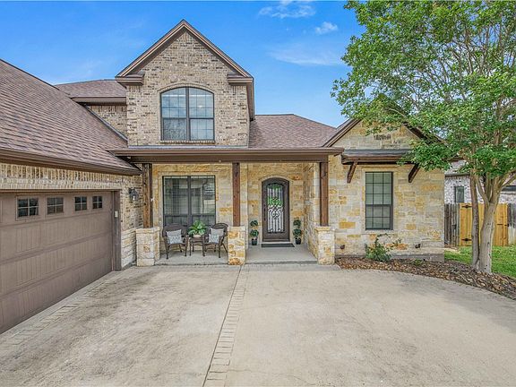 3rd image of 2491 Newark Cir