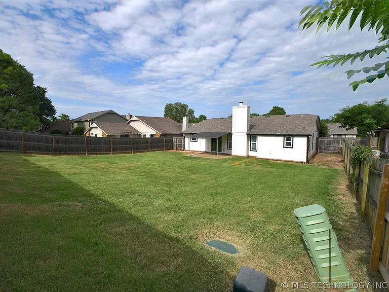 10056 S 91st East Ave — Photo 20