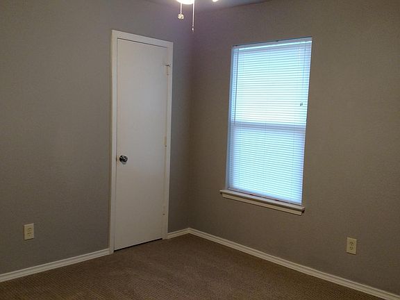5th image of 2017 Paisley Dr APT B