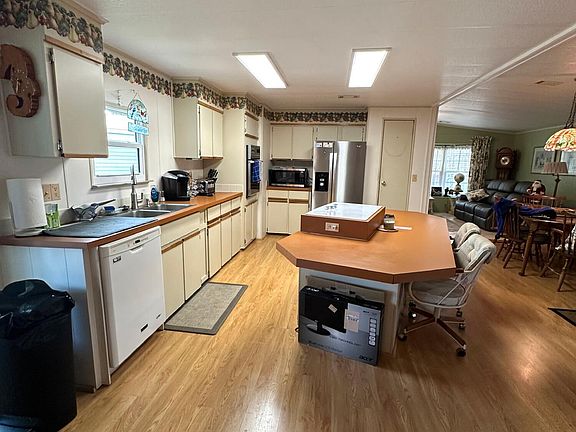 4th image of 814 Bougainvillea Cir