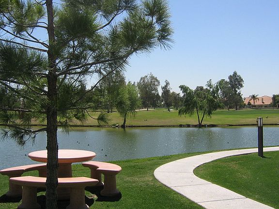 4th image of 7401 W Arrowhead Clubhouse Dr Unit 1057