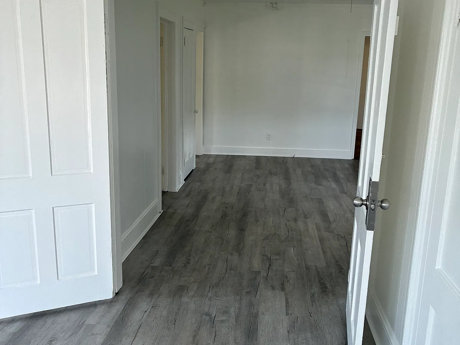 2 bed, 1.0 bath, 1100 sqft, $2,000 — Photo 4
