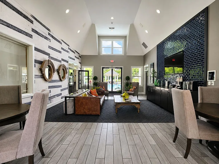 The Bradford at Easton Apartment Homes — Photo 27