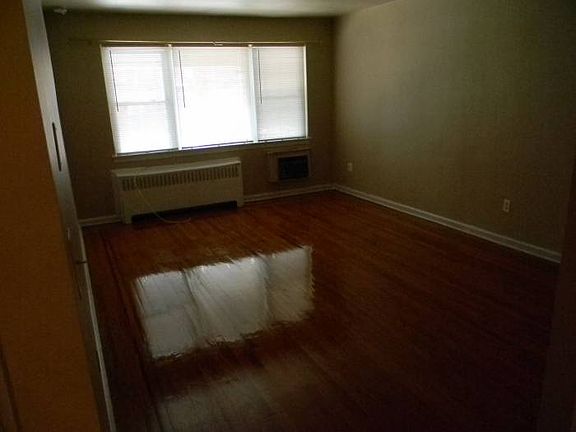 Very clean, ready to move