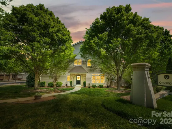 8547 Loxton Cir, Charlotte, NC 28214