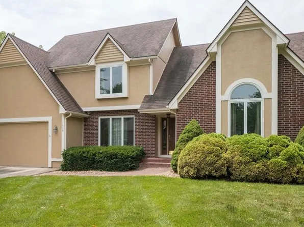 1608 Roanoke Dr, Warrensburg, MO 64093