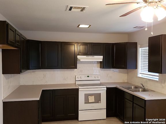 4th image of 8022 Ony St