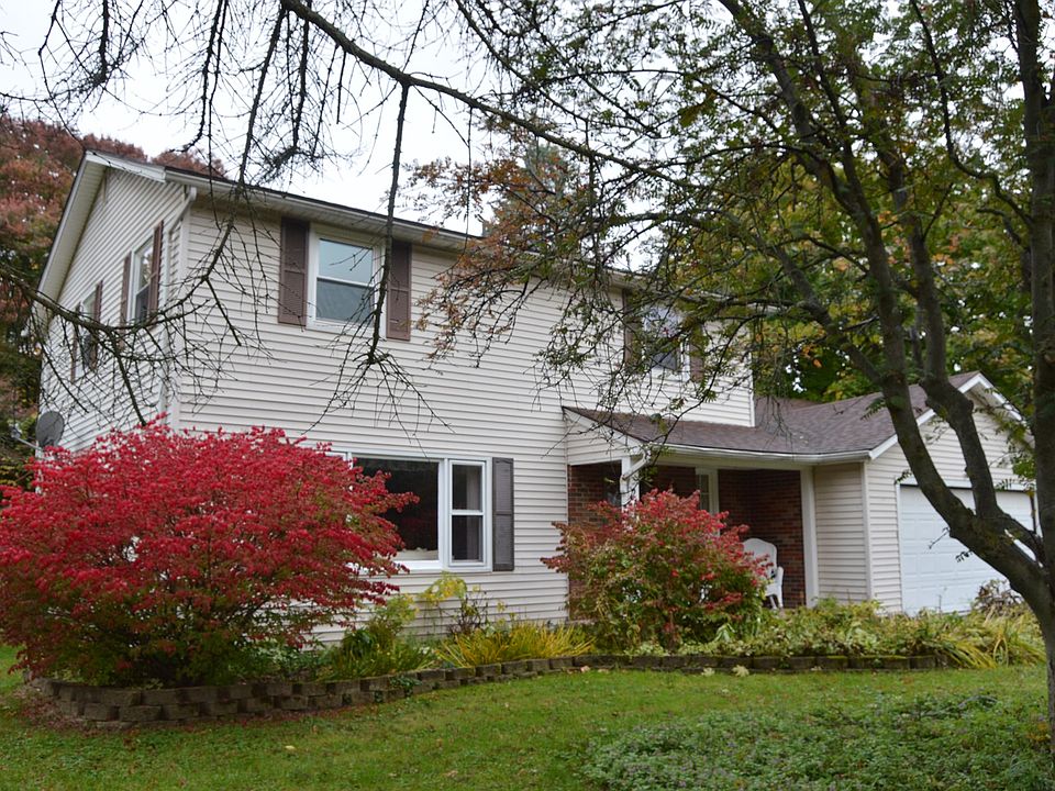 1st image of 20 Holley Brook Dr