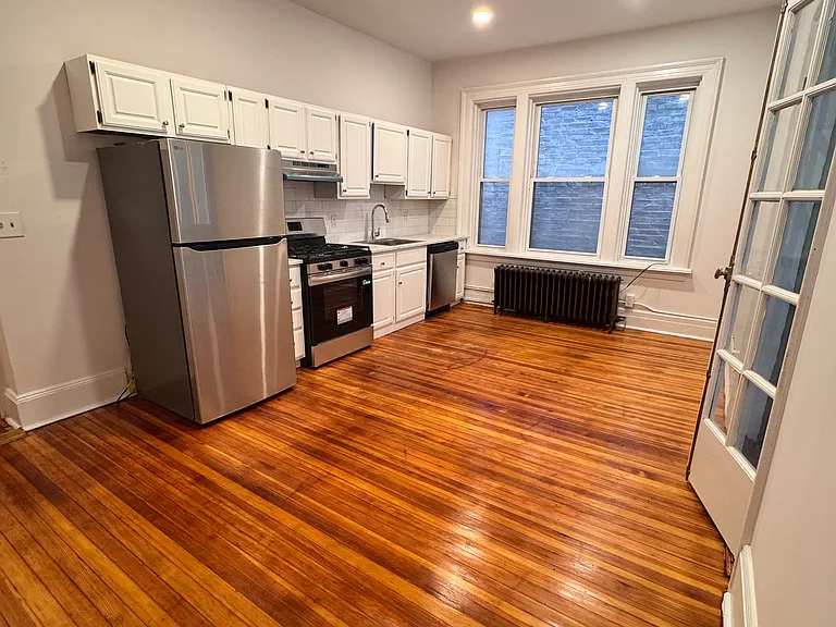 416 Bloomfield Ave #2 — Photo 3