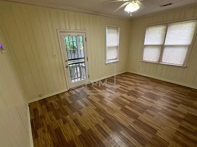 954 Sheridan St — Photo 9
