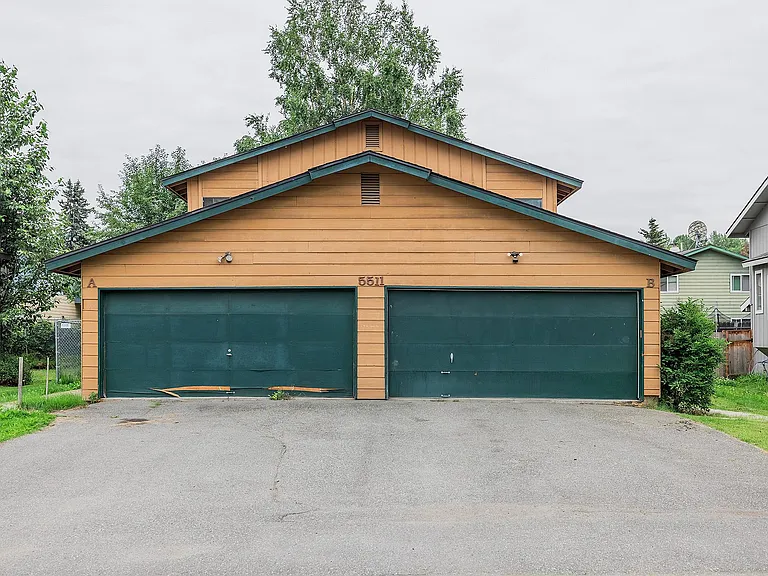 5511 Windflower Cir #B — Photo 2
