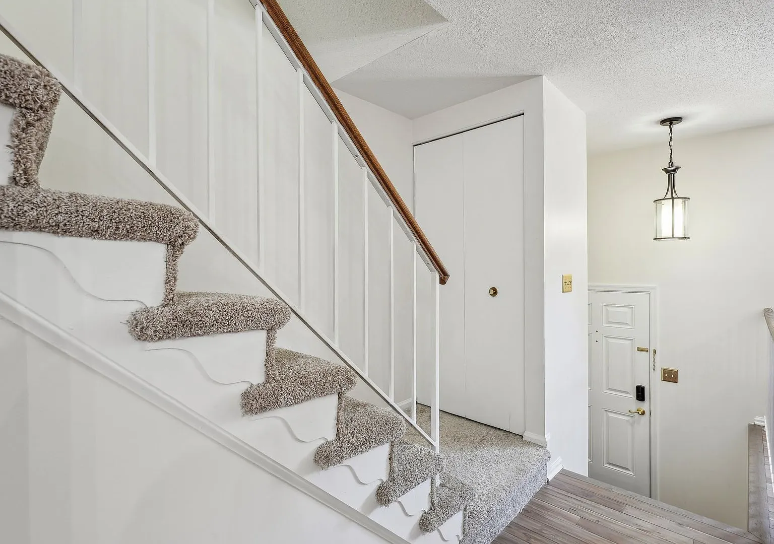 Welcome to 71 Fendall Avenue! — Photo 2